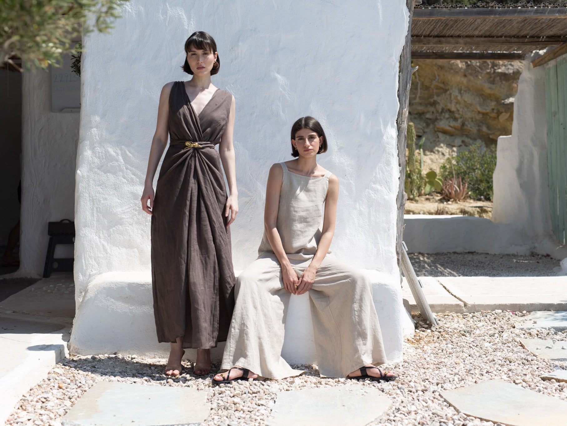 Beach Days to Baubles: The Linen Dresses & Outfits You Need This Christmas