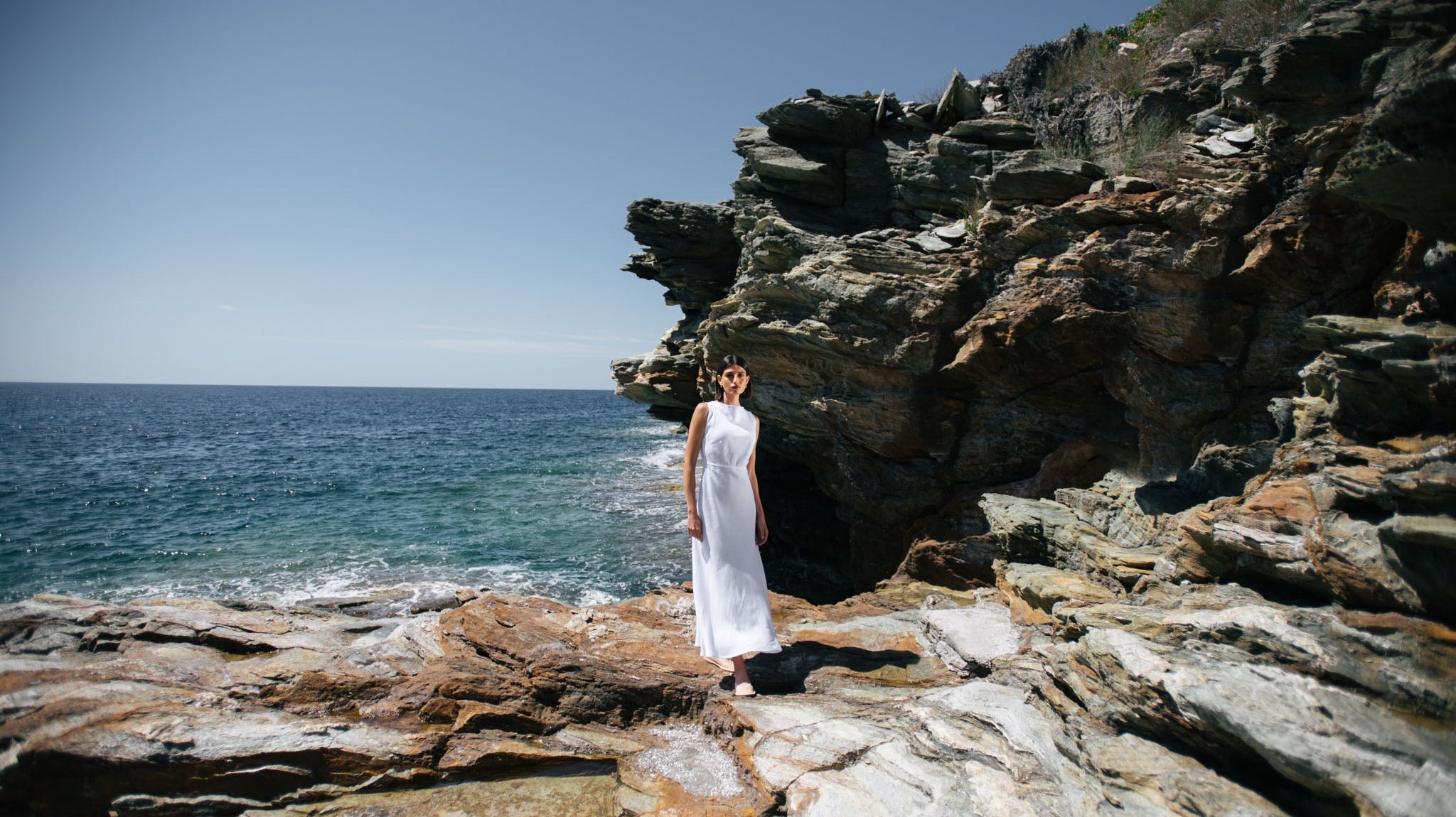 Everyday-Tips-What-to-Wear-Under-Linen-Clothes-for-Understated-Elegance Luxmii