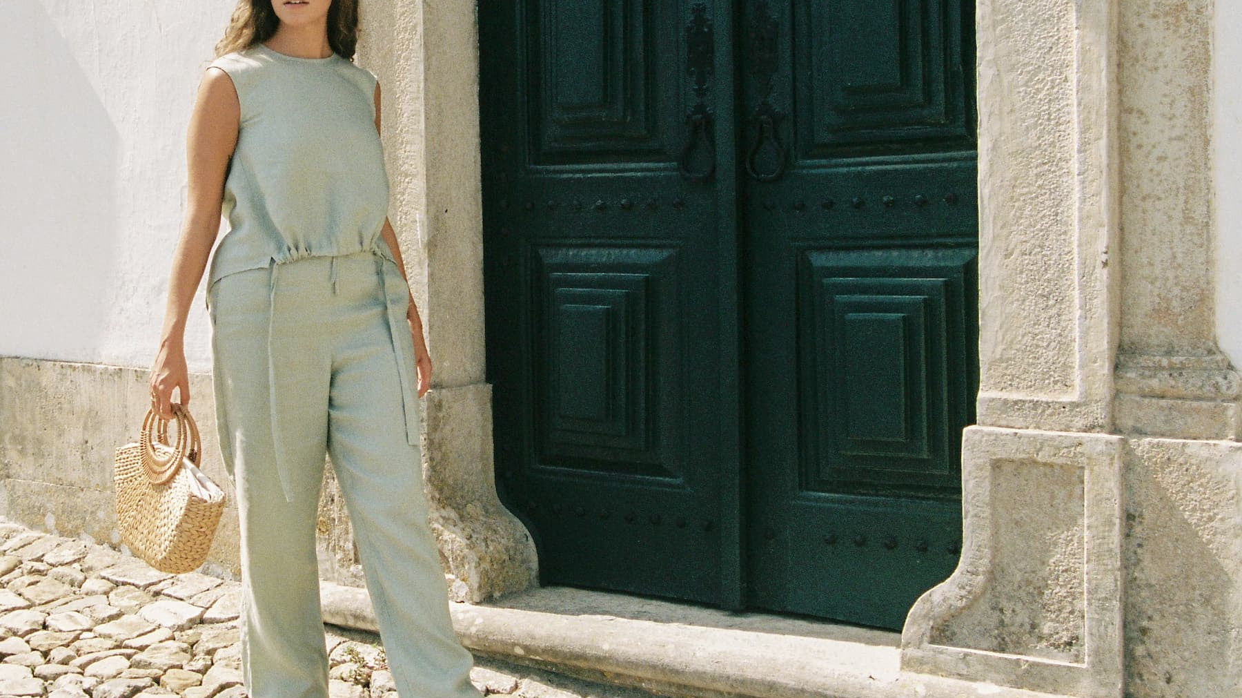 Quick-Fixes-How-To-Keep-Linen-From-Wrinkling Luxmii