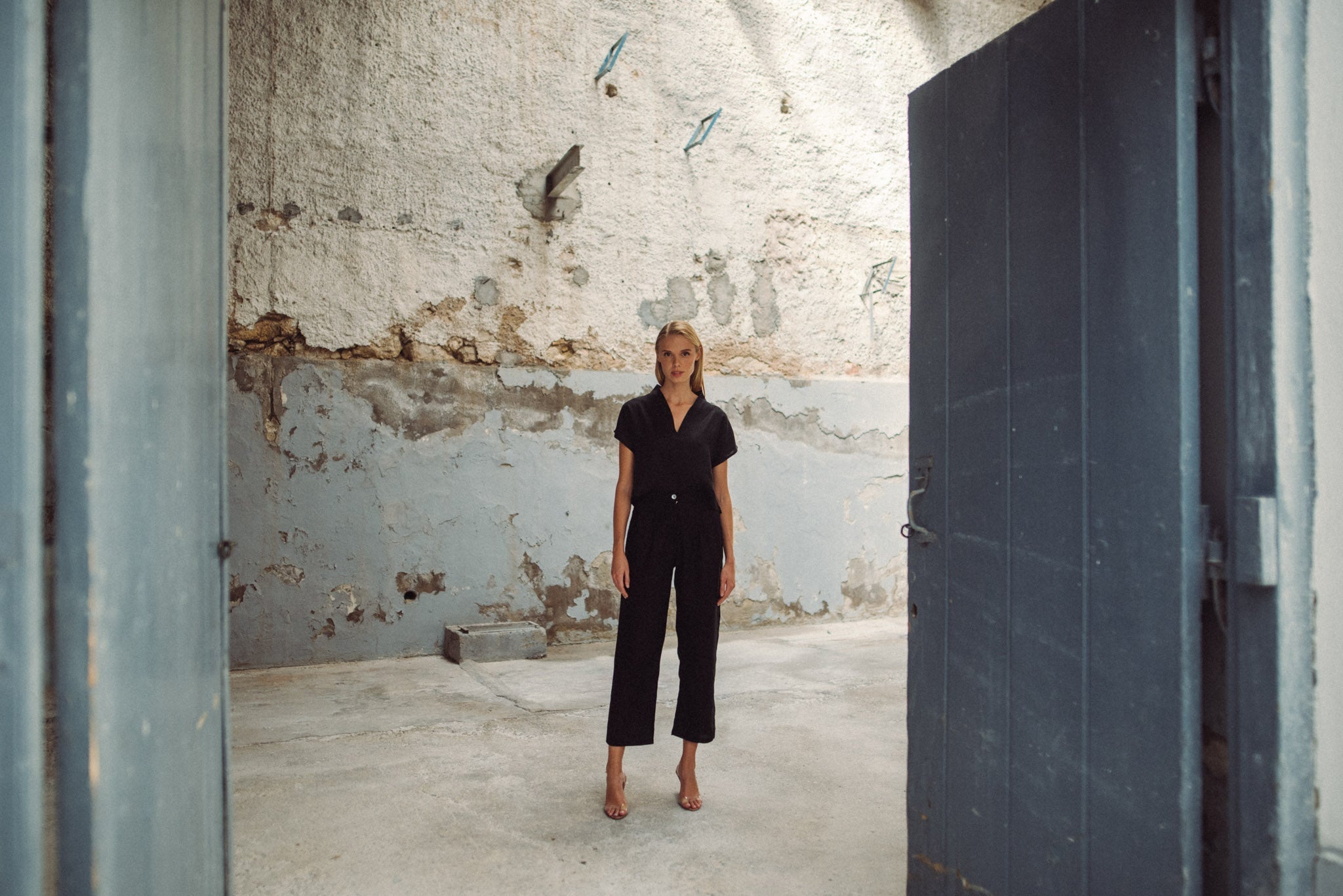 5-Outfit-Ideas-for-Wide-Leg-Linen-Pants-that-Redefine-Elegance Luxmii