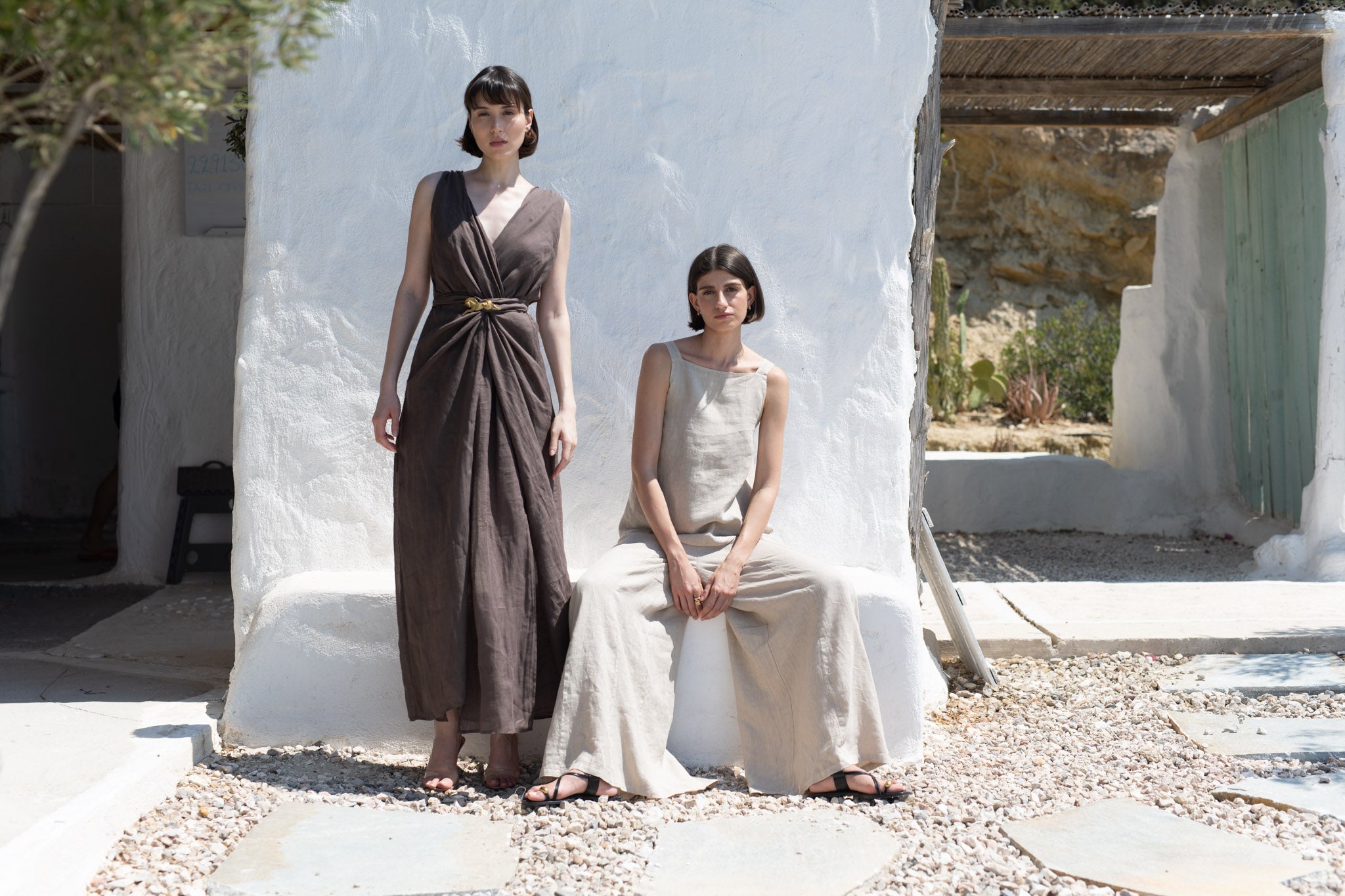 Beach Days to Baubles: The Linen Dresses & Outfits You Need This Christmas