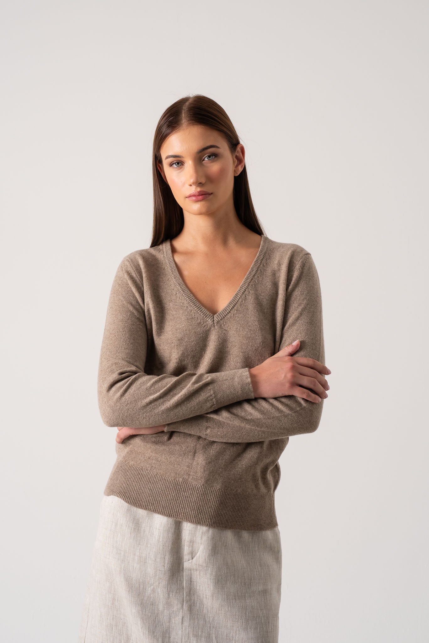 Essenza V-Neck Cashmere Sweater Black (Copy) Luxmii