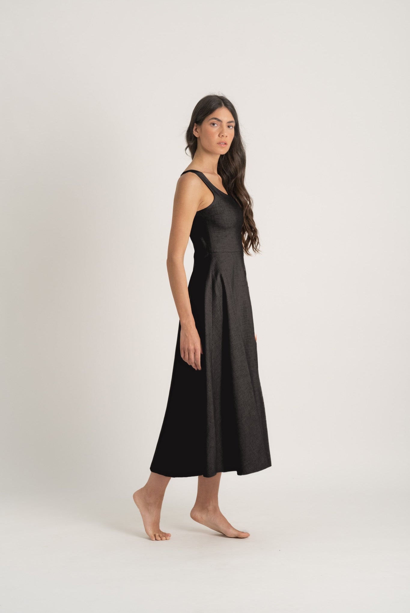 Ionia Linen Midi Dress Black Luxmii
