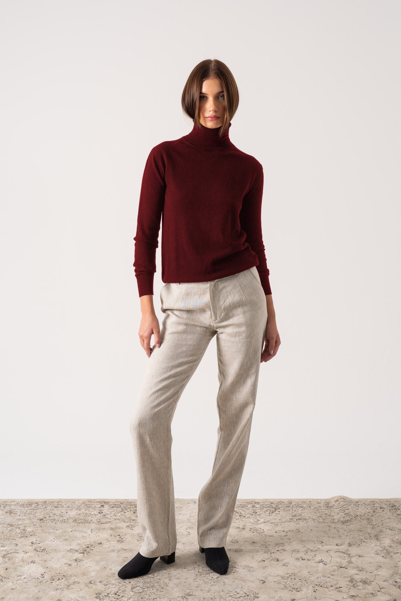 Ombra 100% Cashmere Turtleneck Sweater Red Bordeaux Luxmii