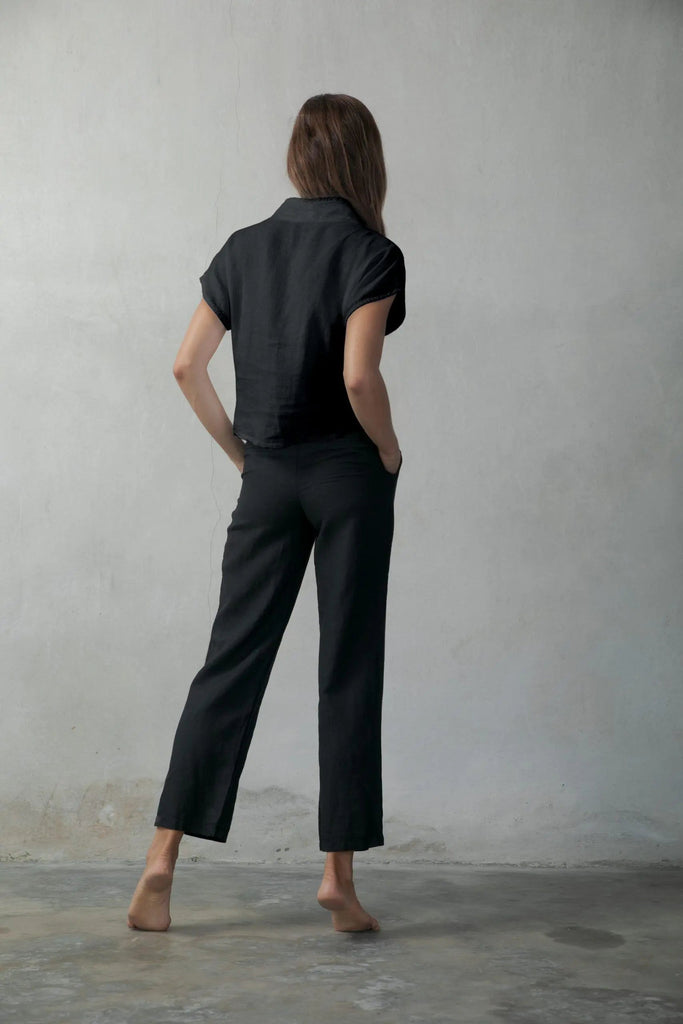 Piega Linen Trouser Black + Collo Alto Linen Top Black Luxmii