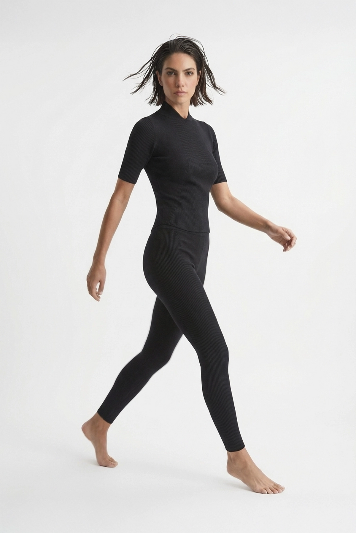 Ribbed Entonnoir Top in Black Luxmii
