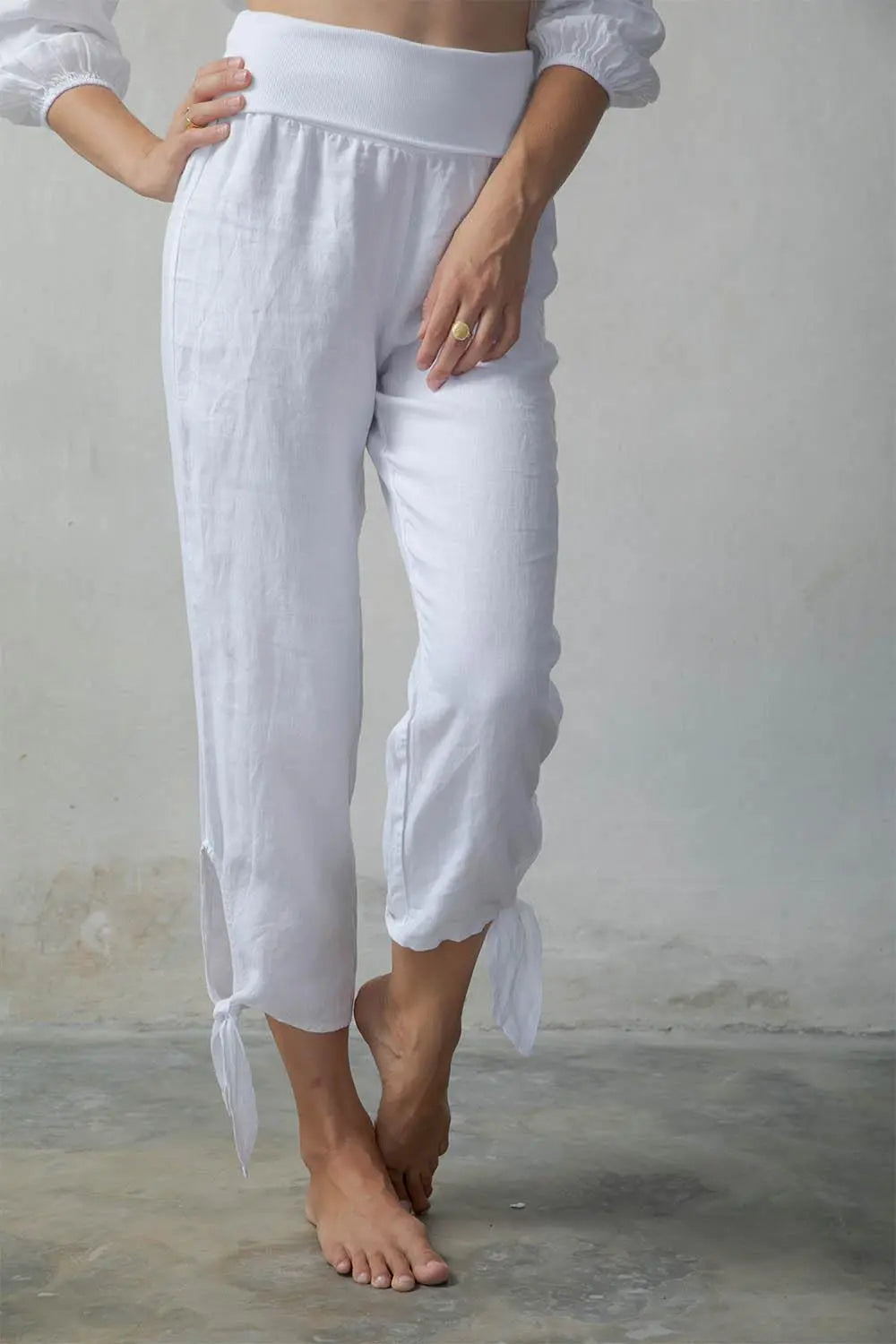 Tie-Knot Linen Capri Pants White
